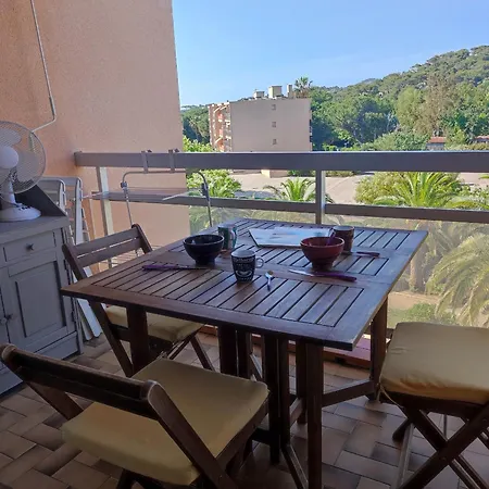 Bormes-les-mimosas, 1 Piece, 4 Personnes - Fr-1-677-41 Apartament